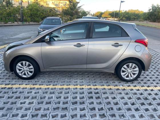 HYUNDAI HB20 1.6 COMFORT PLUS 16V FLEX 4P AUTOMÁTICO